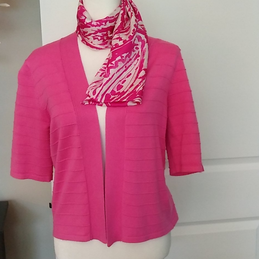 Short sleeve sweater
